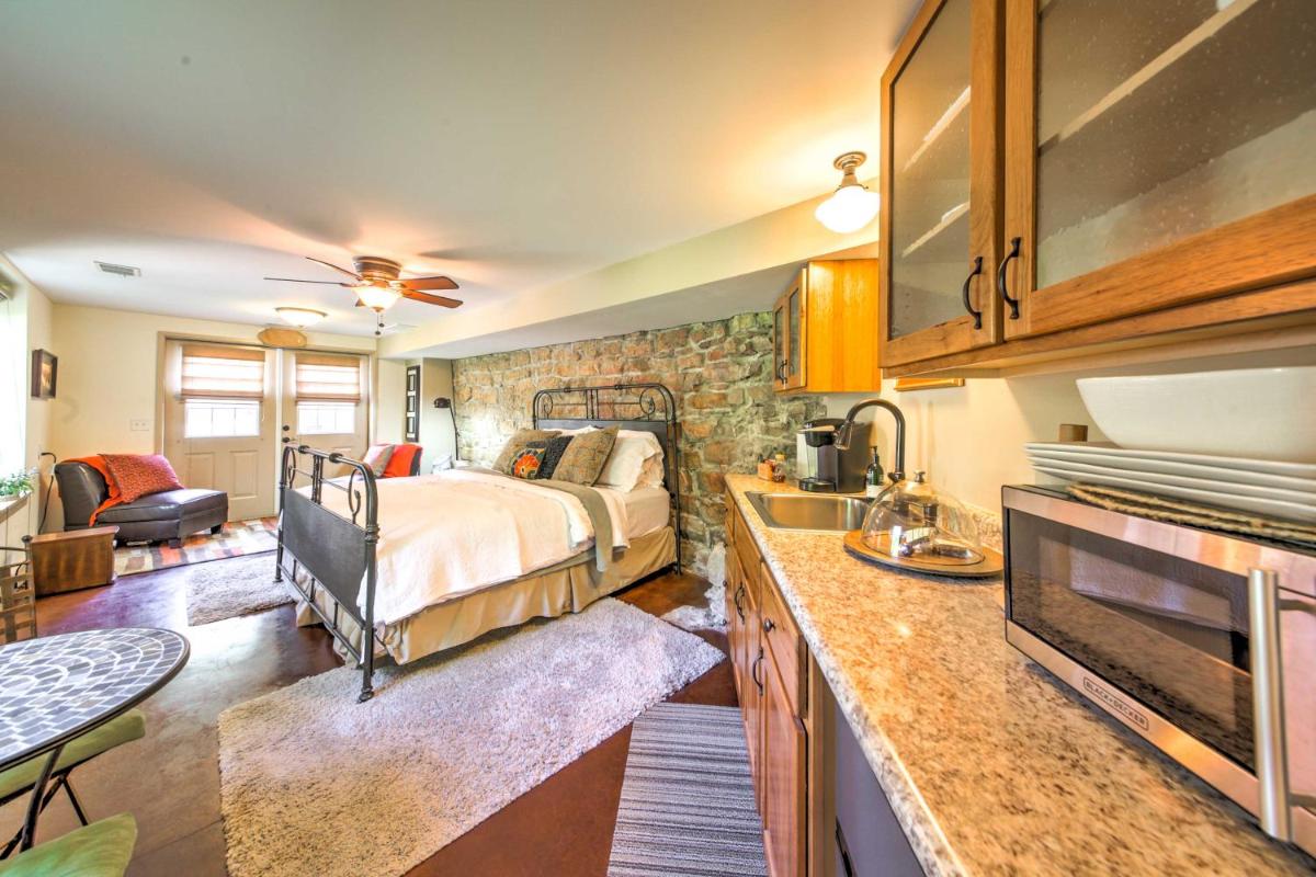 Augusta Studio at Halcyon Spa Bed and Breakfast - Housity