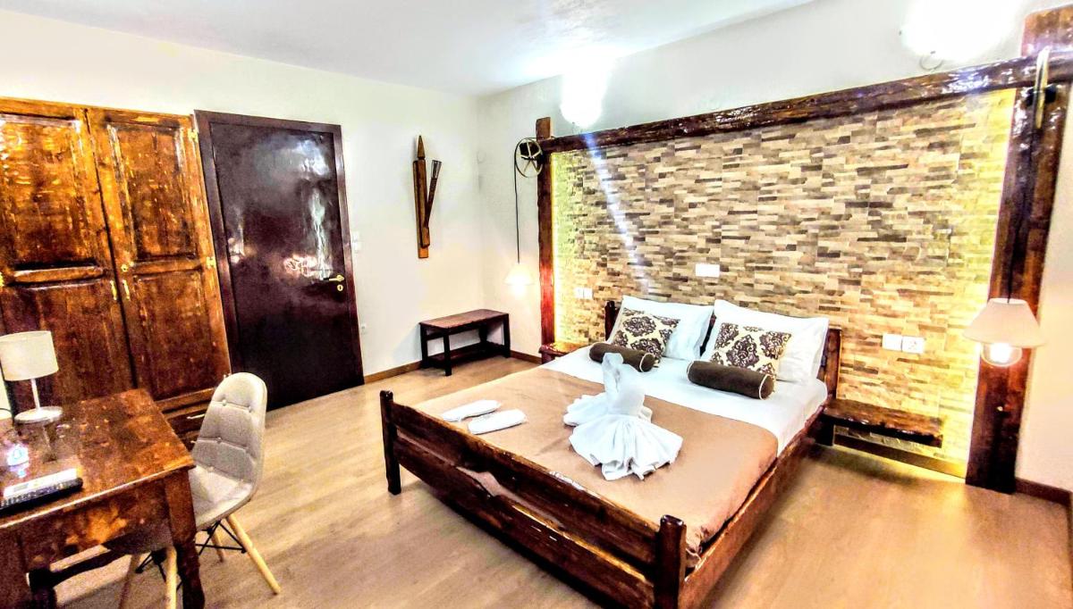 The Elysian at Nicopolis jacuzzi - Housity
