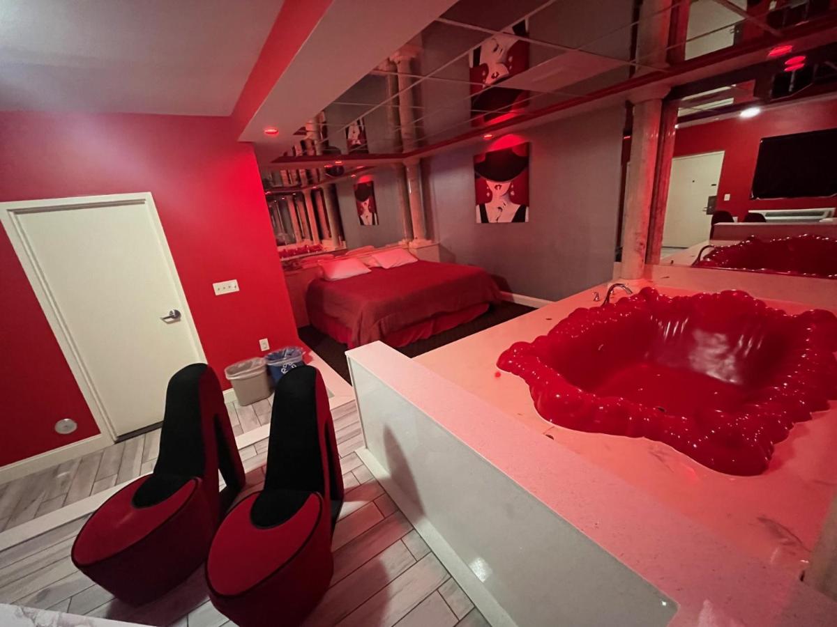 Gallery Holiday Motel - Housity