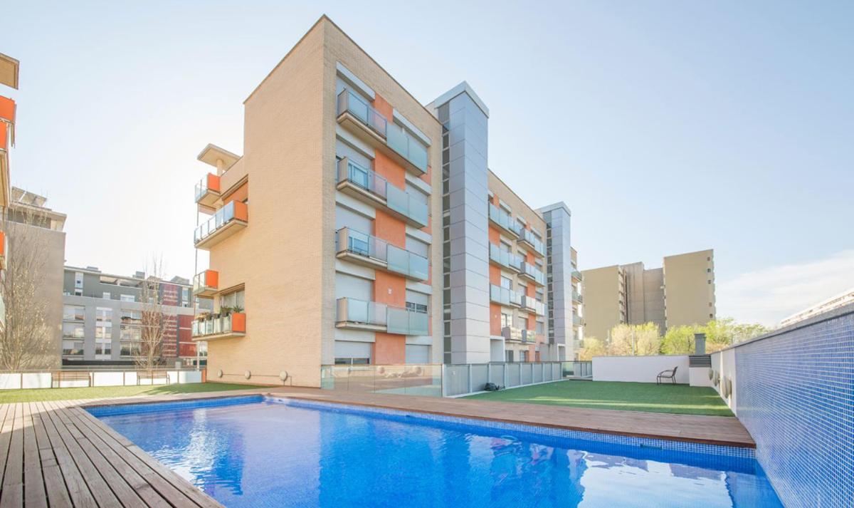 Large terrace luxury apartment - Housity