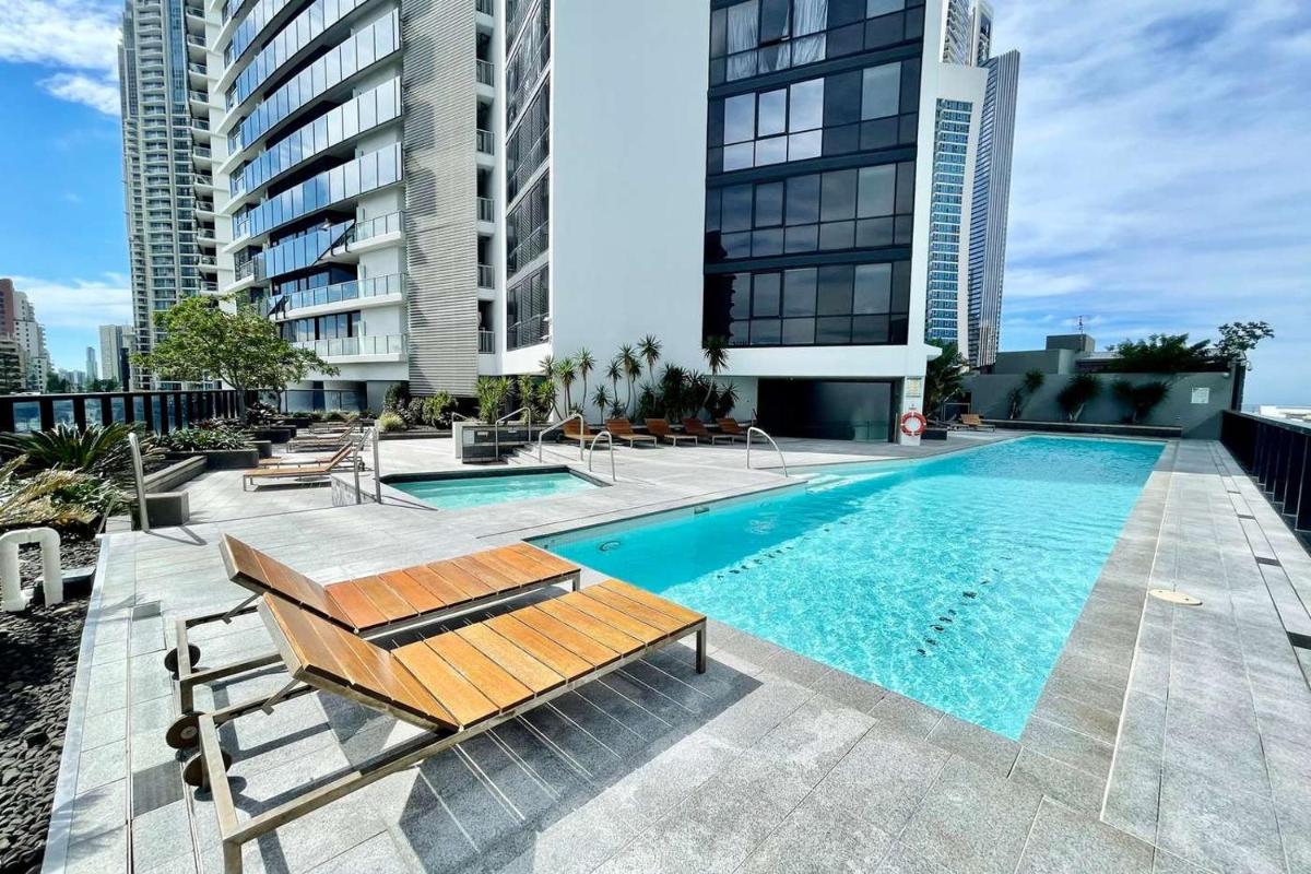 Circle on Cavill FREE parking - Housity