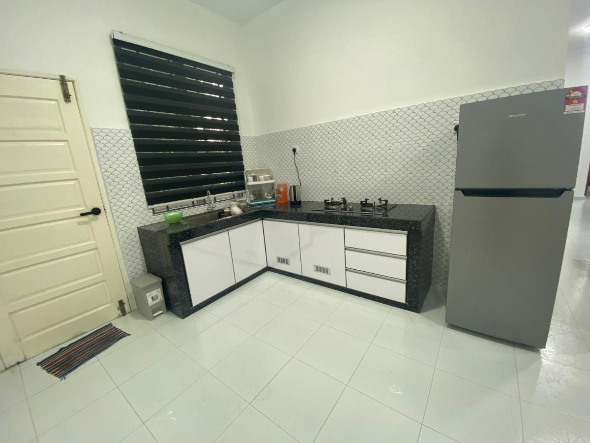 Padang Tengah Homestay with Private Pool-A - Housity