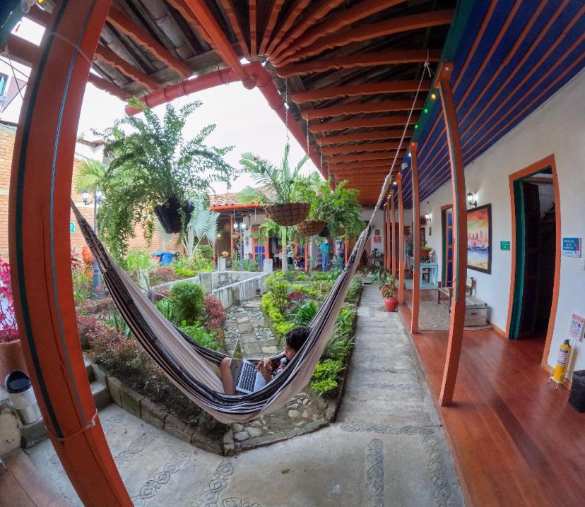 Misiá Emilia, Café - Hostal - Housity