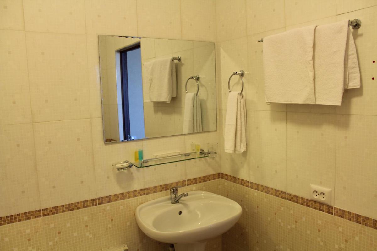 Hotel Zumrat - Housity