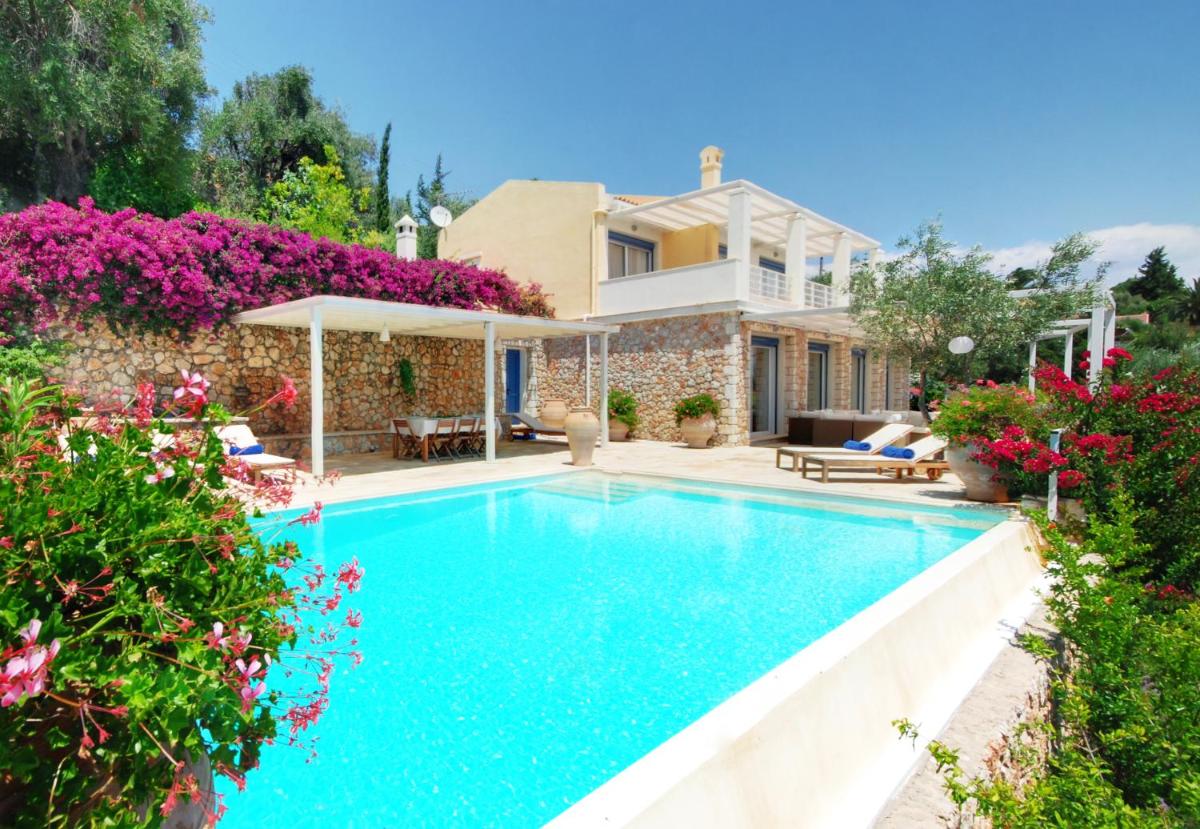 Corfu Luxury Villas - Housity