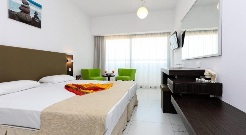 Christofinia Hotel - Housity