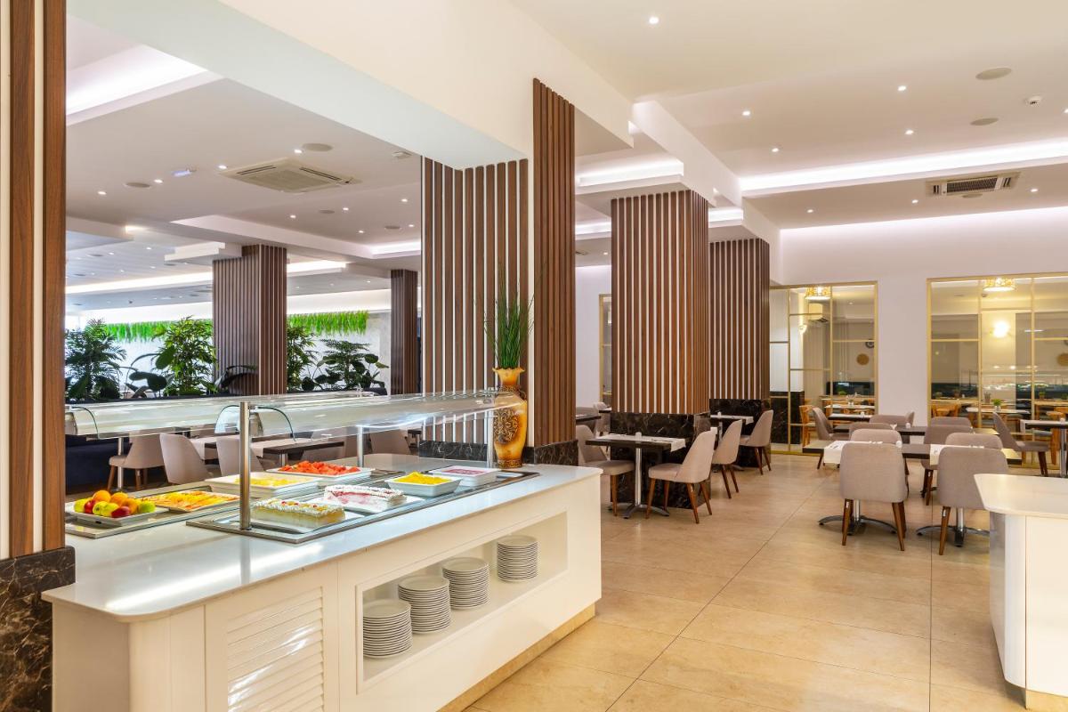 Christofinia Hotel - Housity