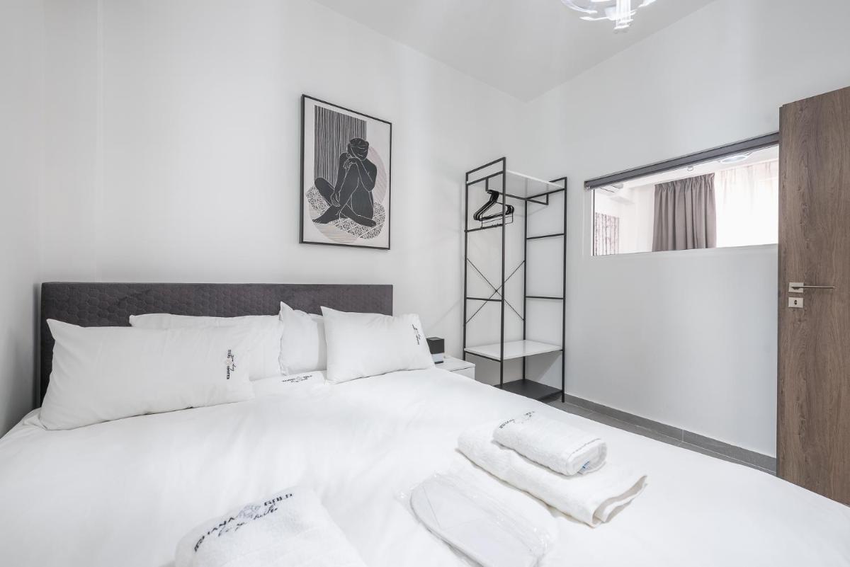 Suitetrails - Iguana Gold Luxury Suites 2 ( 1 min from Ermou street)
