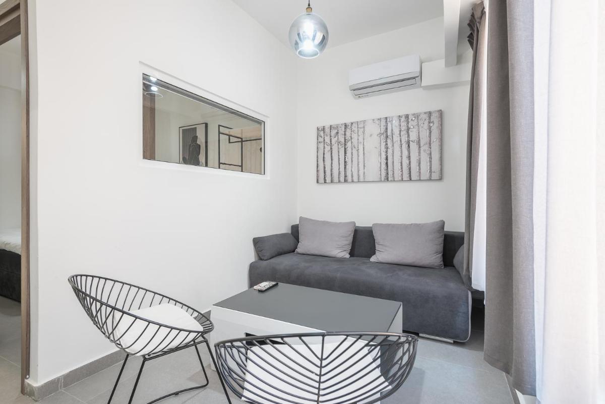 Iguana Gold Luxury Suites 2 ( 1 min from Ermou street) - Housity