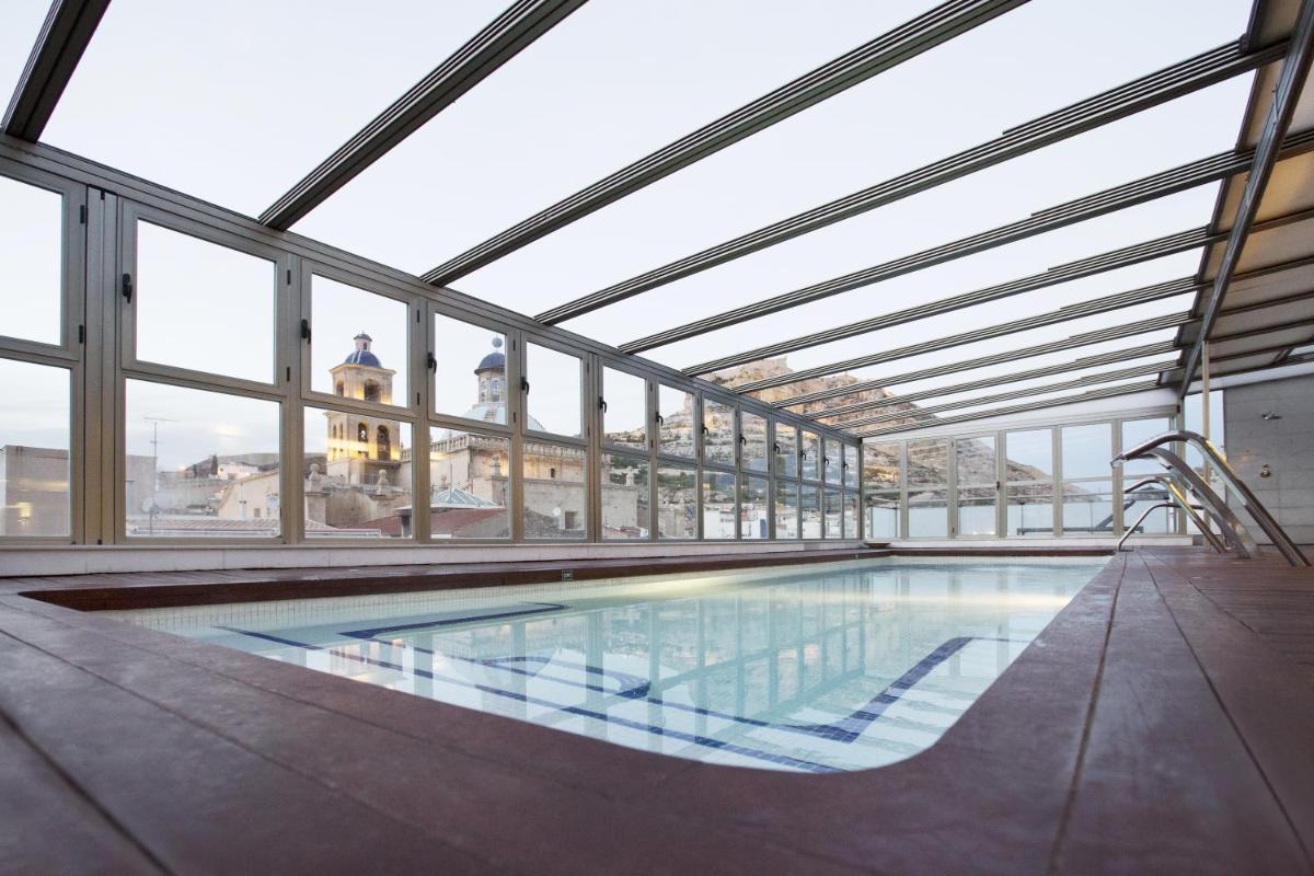 Piscina en o cerca de Hospes Amérigo, Alicante, a Member of Design Hotels