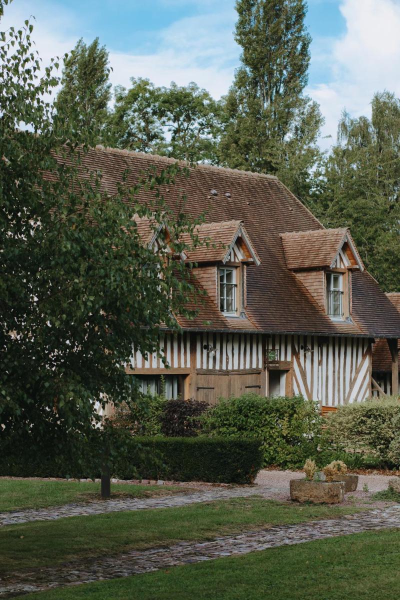 Jardin de l'établissement Les Manoirs des Portes de Deauville - Small Luxury Hotel Of The World