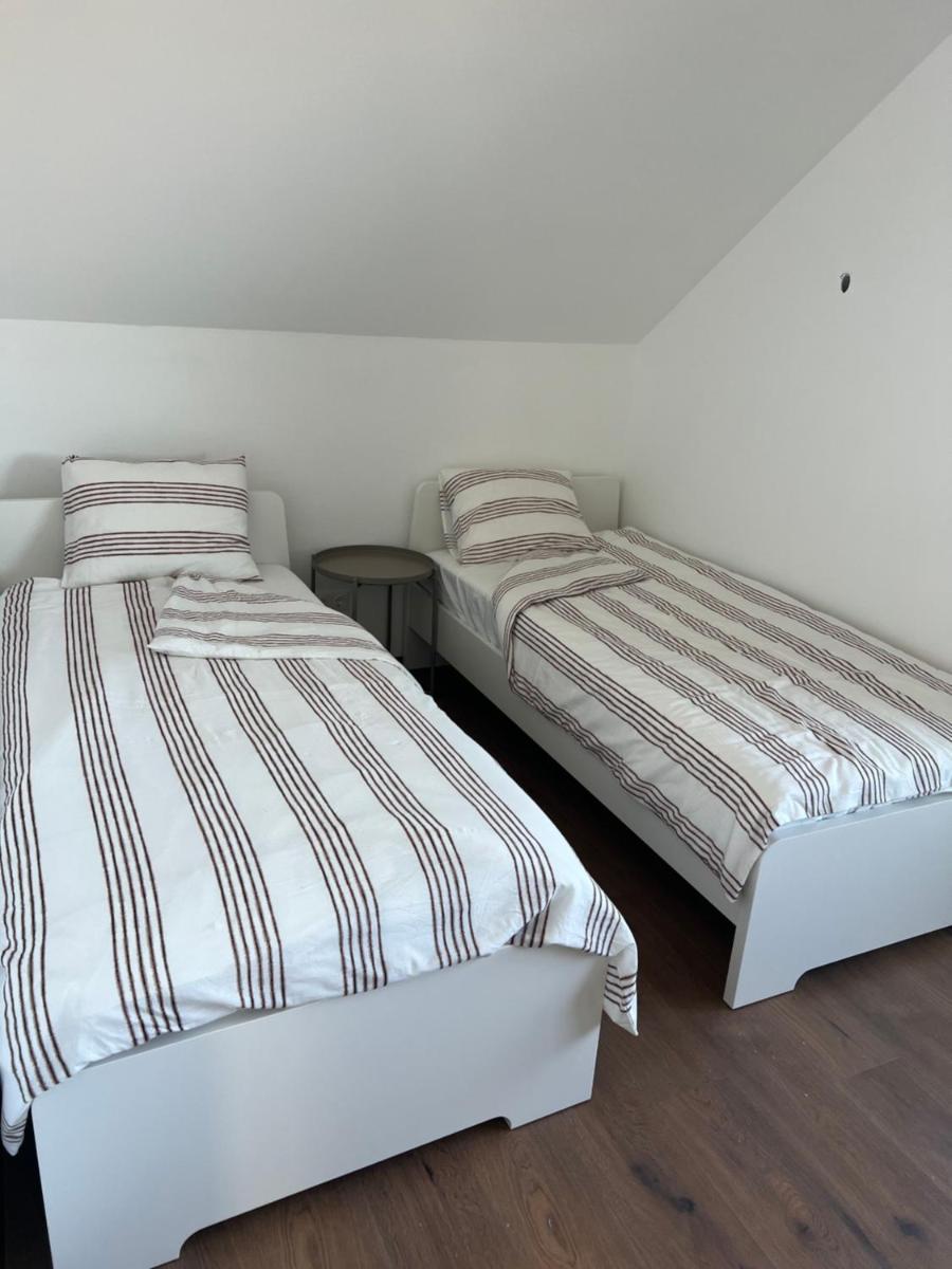 Ruhige Grüne Oase bei Flughafen Schwechat - Housity