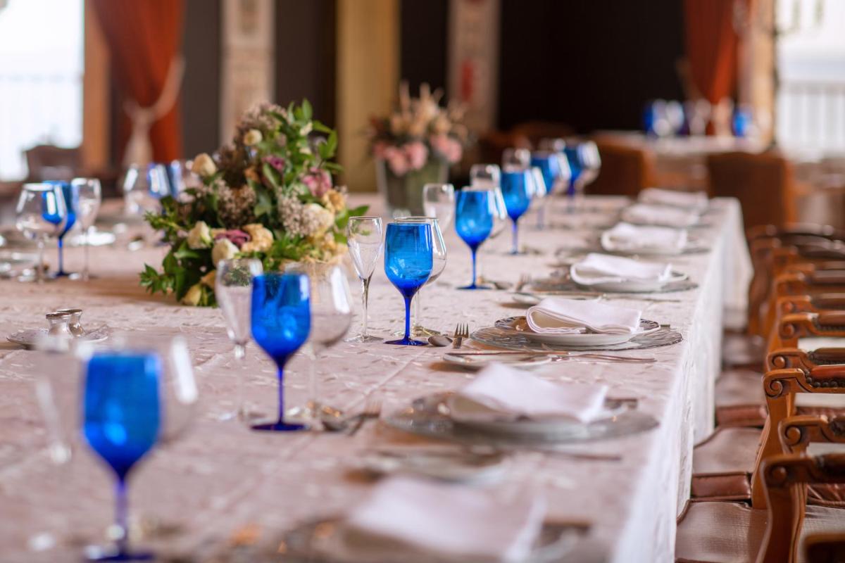 Un restaurante o sitio para comer en Rigat Park & Spa Hotel - Adults Recommended