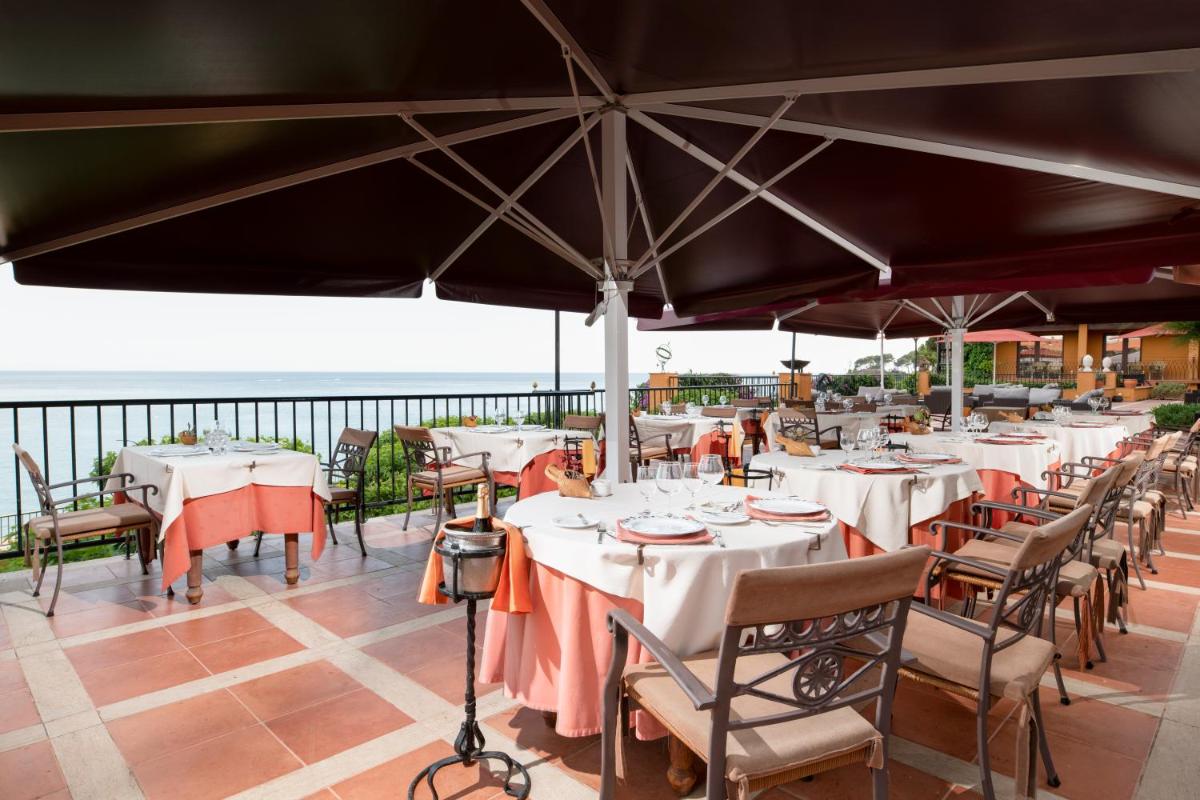 Un restaurante o sitio para comer en Rigat Park & Spa Hotel - Adults Recommended