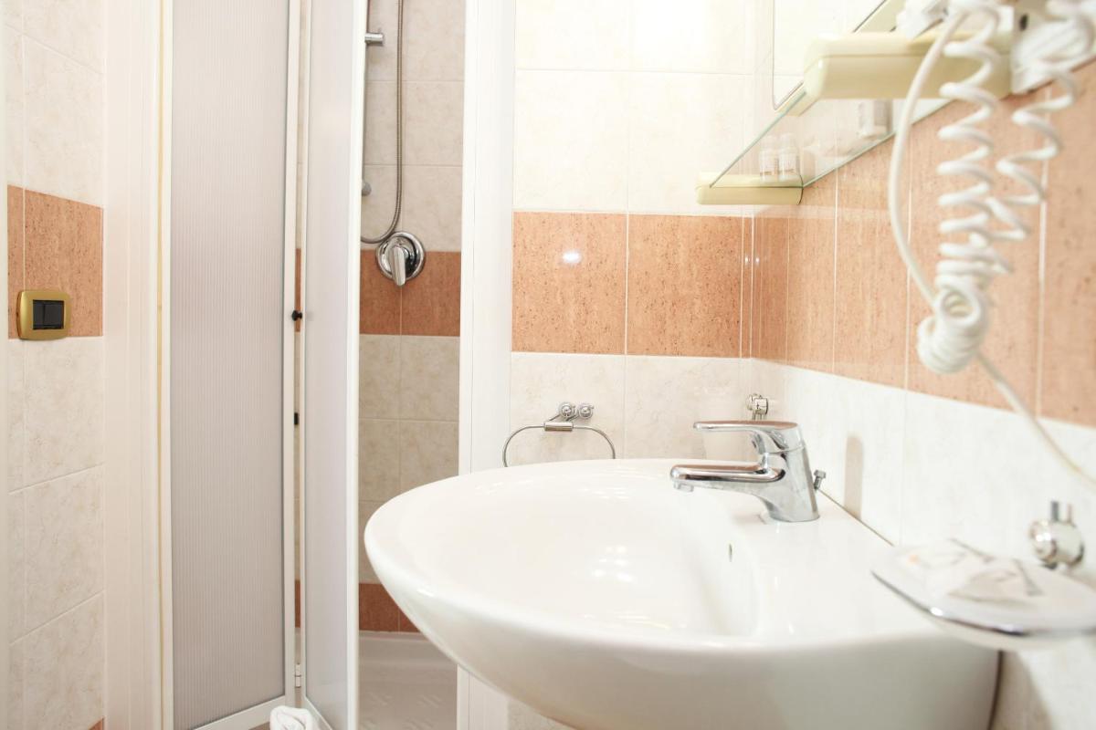 Albergo Russo - Housity
