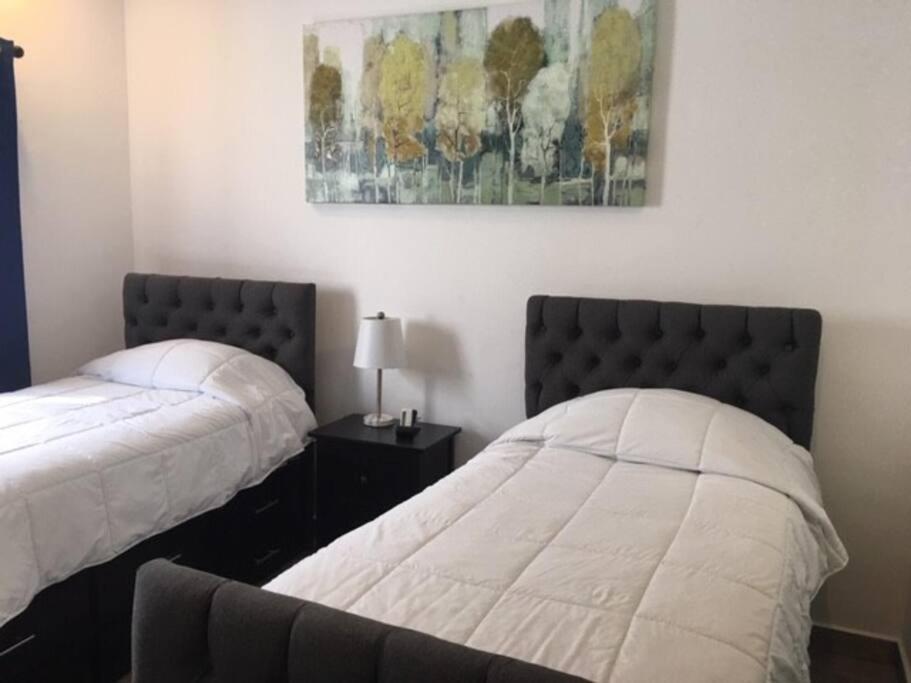 Condo en Torres Cantera de 2 recámaras 2 1/2 baños - Housity