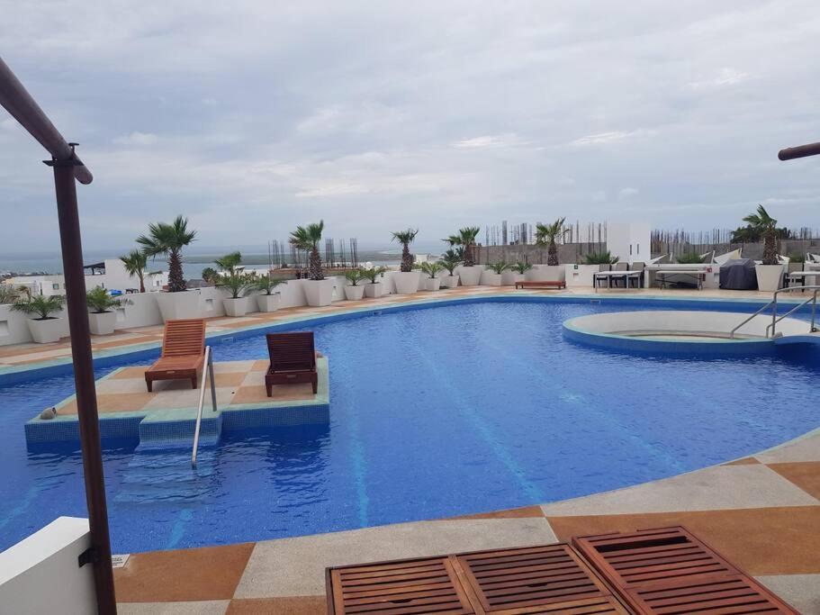 Condo en Torres Cantera de 2 recámaras 2 1/2 baños - Housity