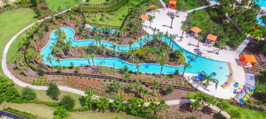 5 Bedroom- 3 Bathroom Solterra 7585 Os - Housity