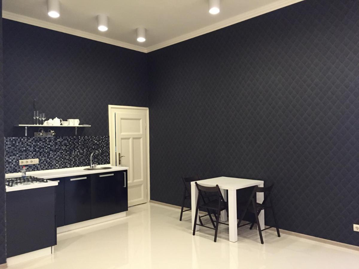 Suitetrails - Mukachevo Centre Apartment