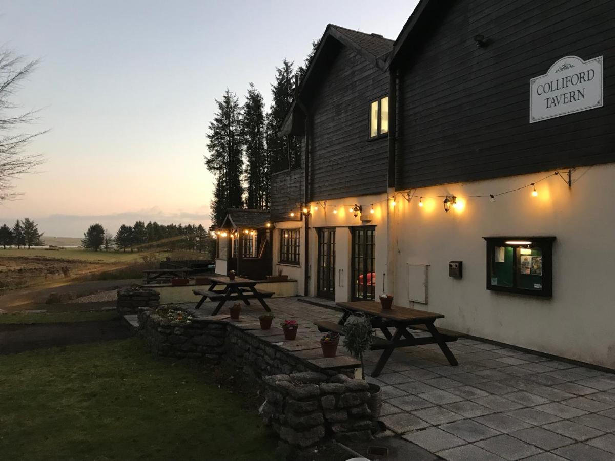 Colliford Lake Tavern & Holiday Park - Housity