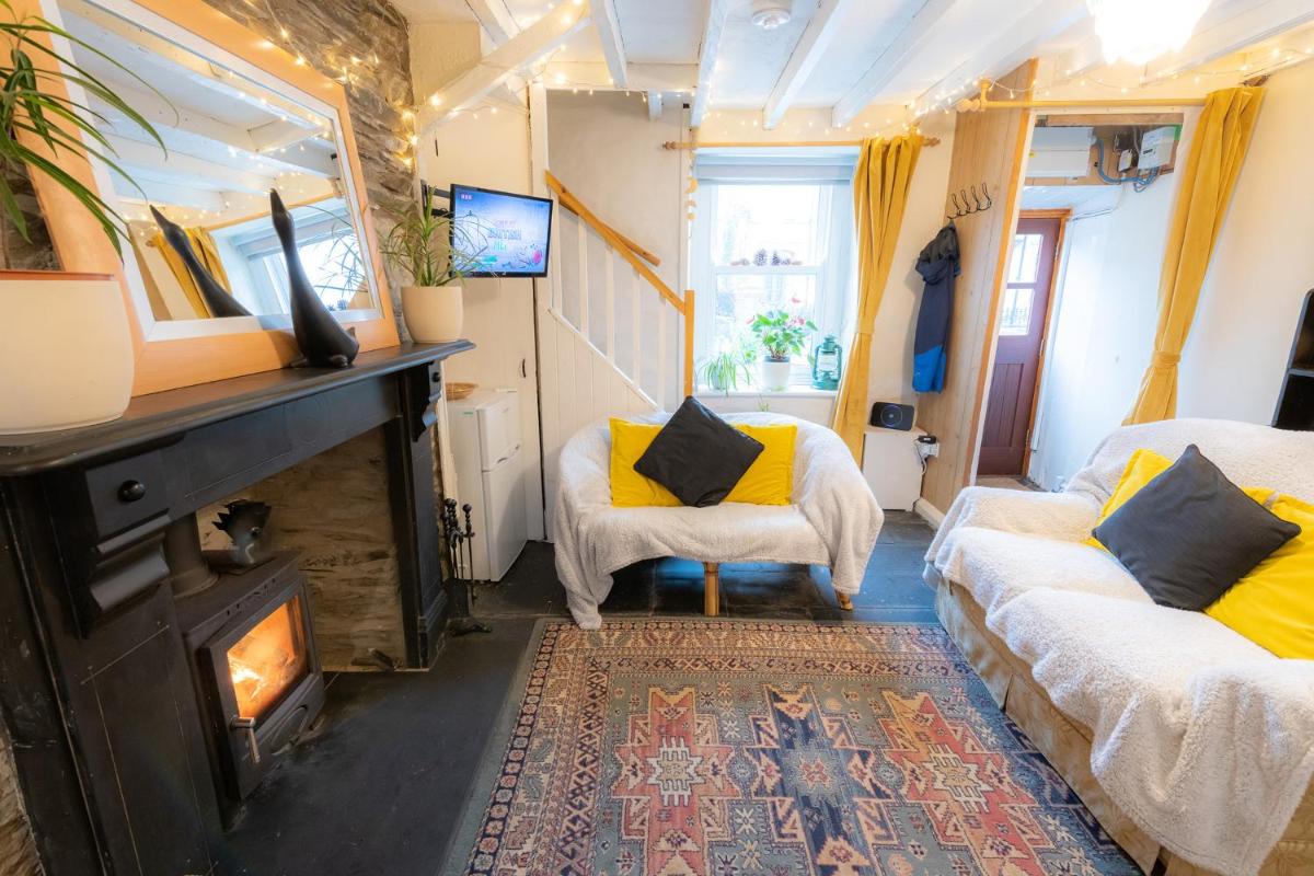 Tri deg un, cottage for 2 adults and 2 children - Housity