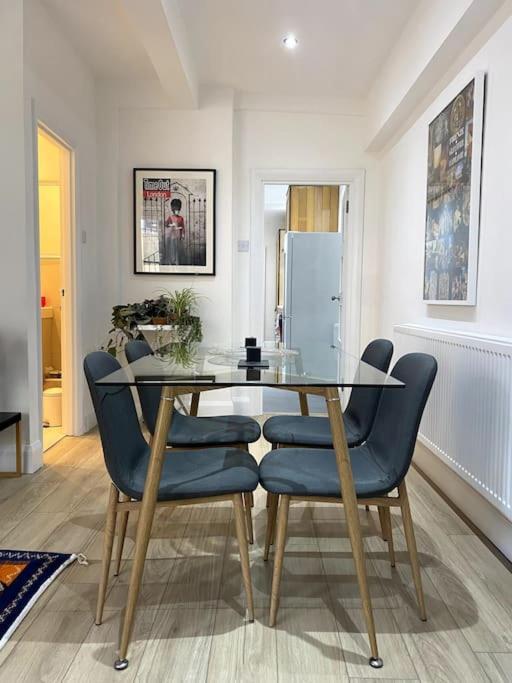 Suitetrails - Spacious 2 Bedroom Apartment in Maida Vale