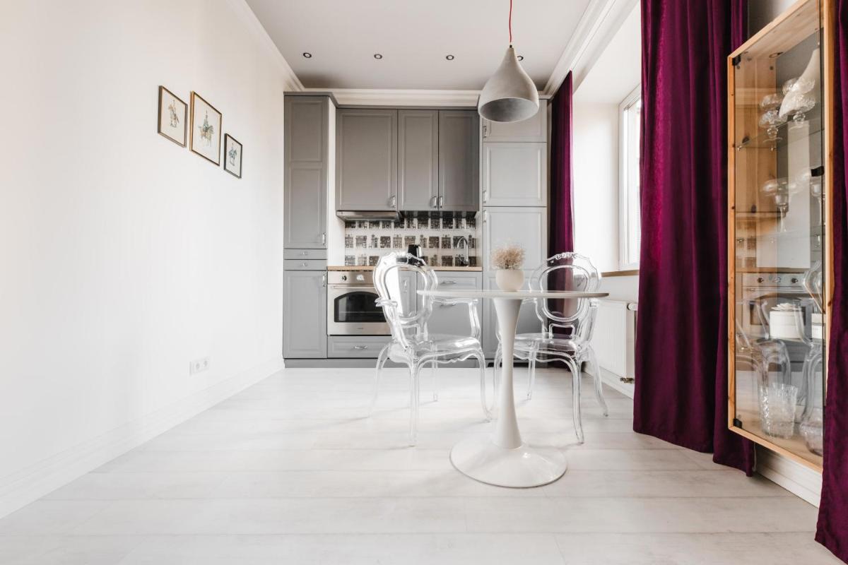 Charming Apartment in Kaunas Old Town by URBAN RENT - Housity