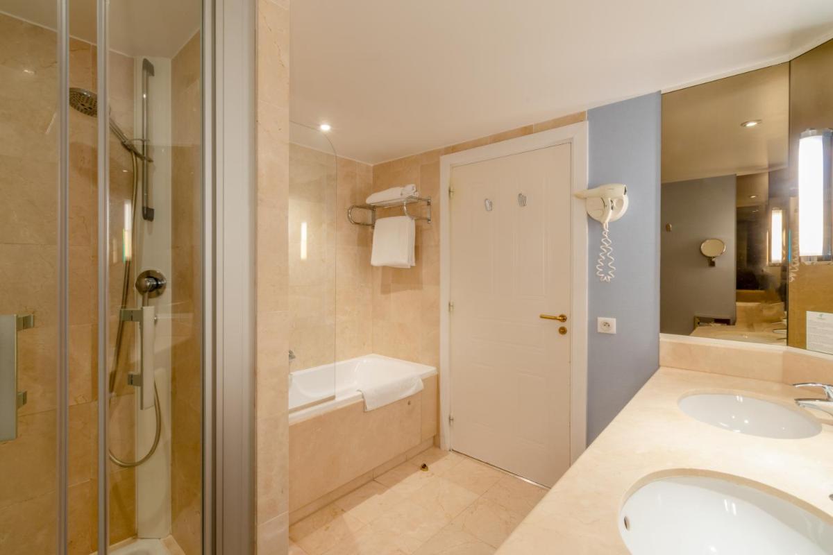 Holiday Inn Nice - Port St Laurent by IHG - Housity