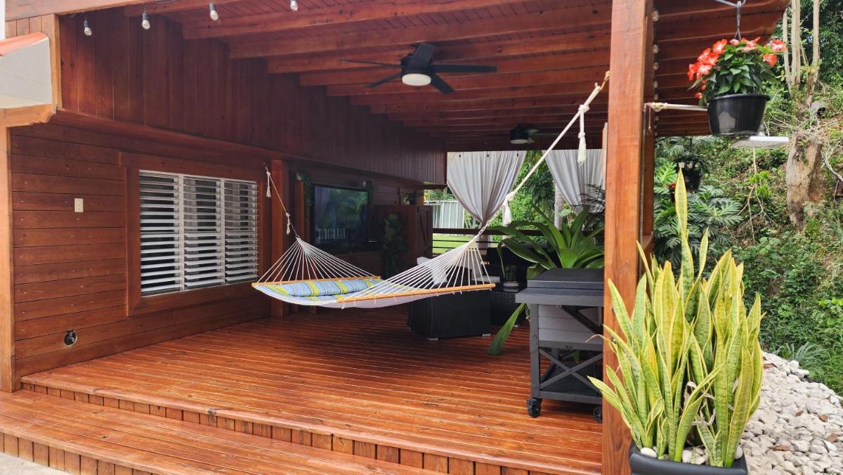 Palm's Luxury Suite with Private Jacuzzi - Housity