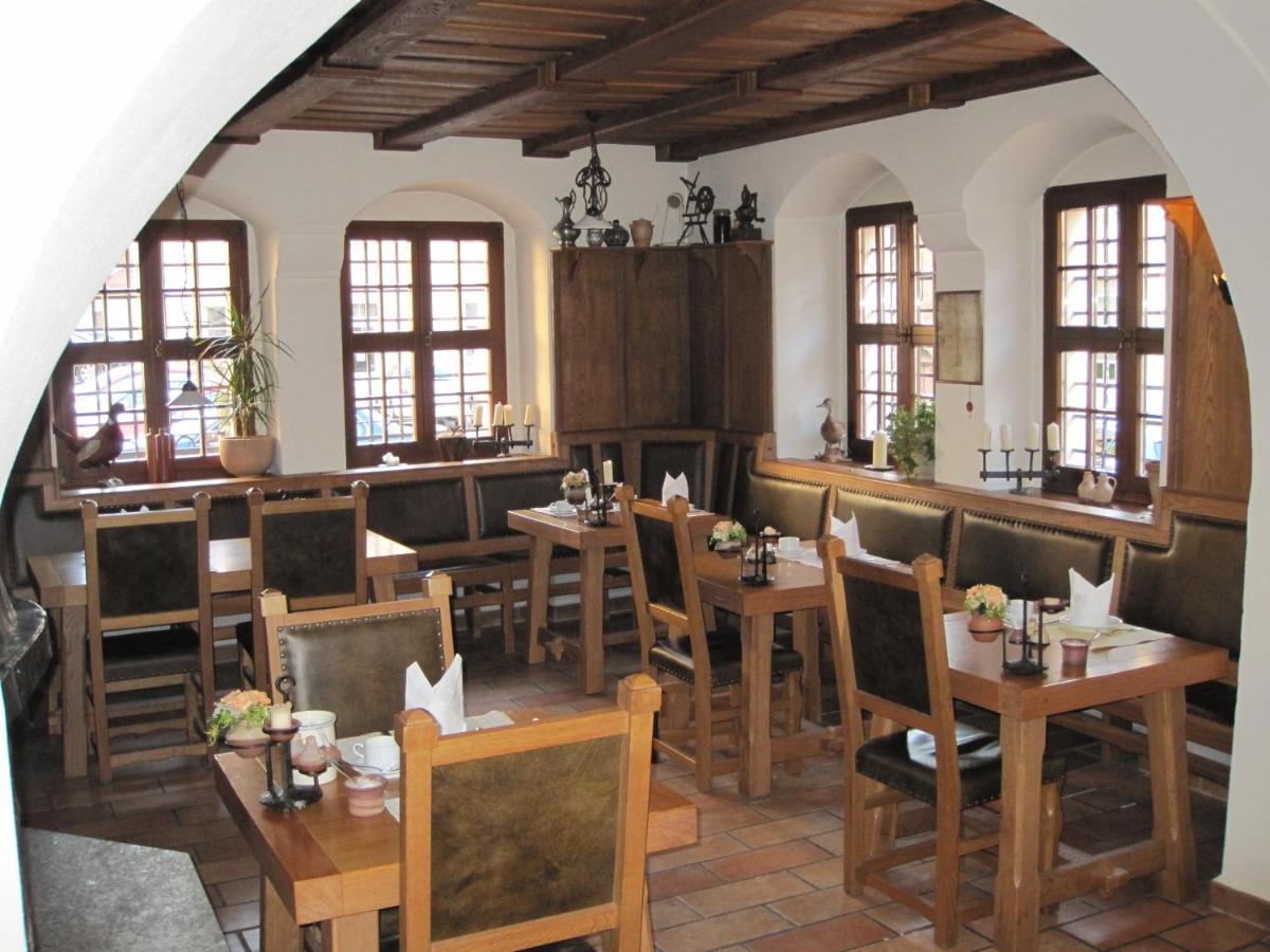 Schloss Schänke Hotel garni und Weinverkauf - Housity