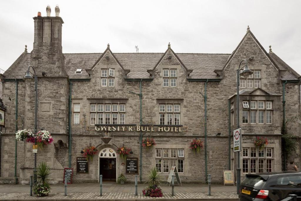 The Bull Hotel - Housity