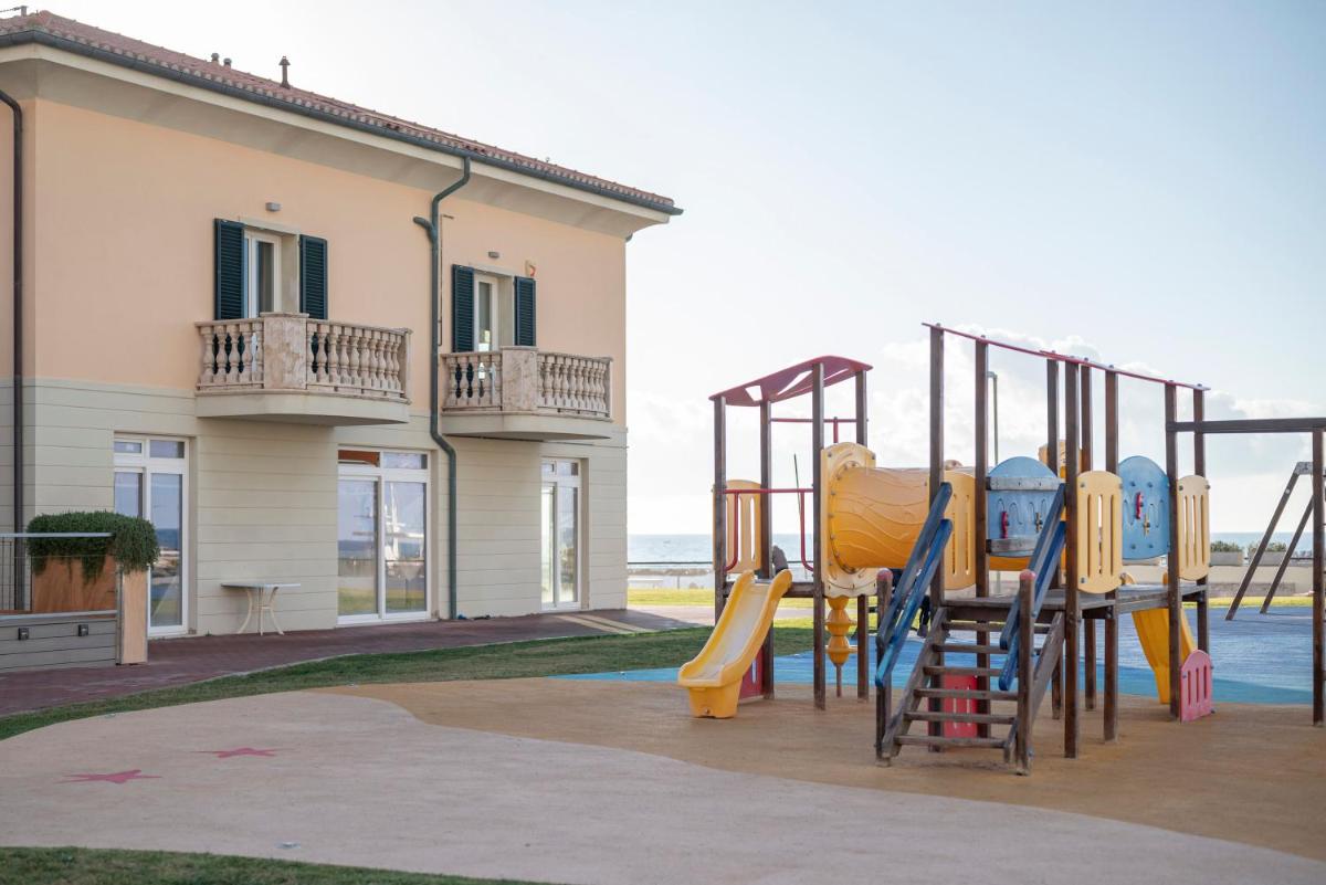 Sea View Apartment - 2 Bedrooms - Housity