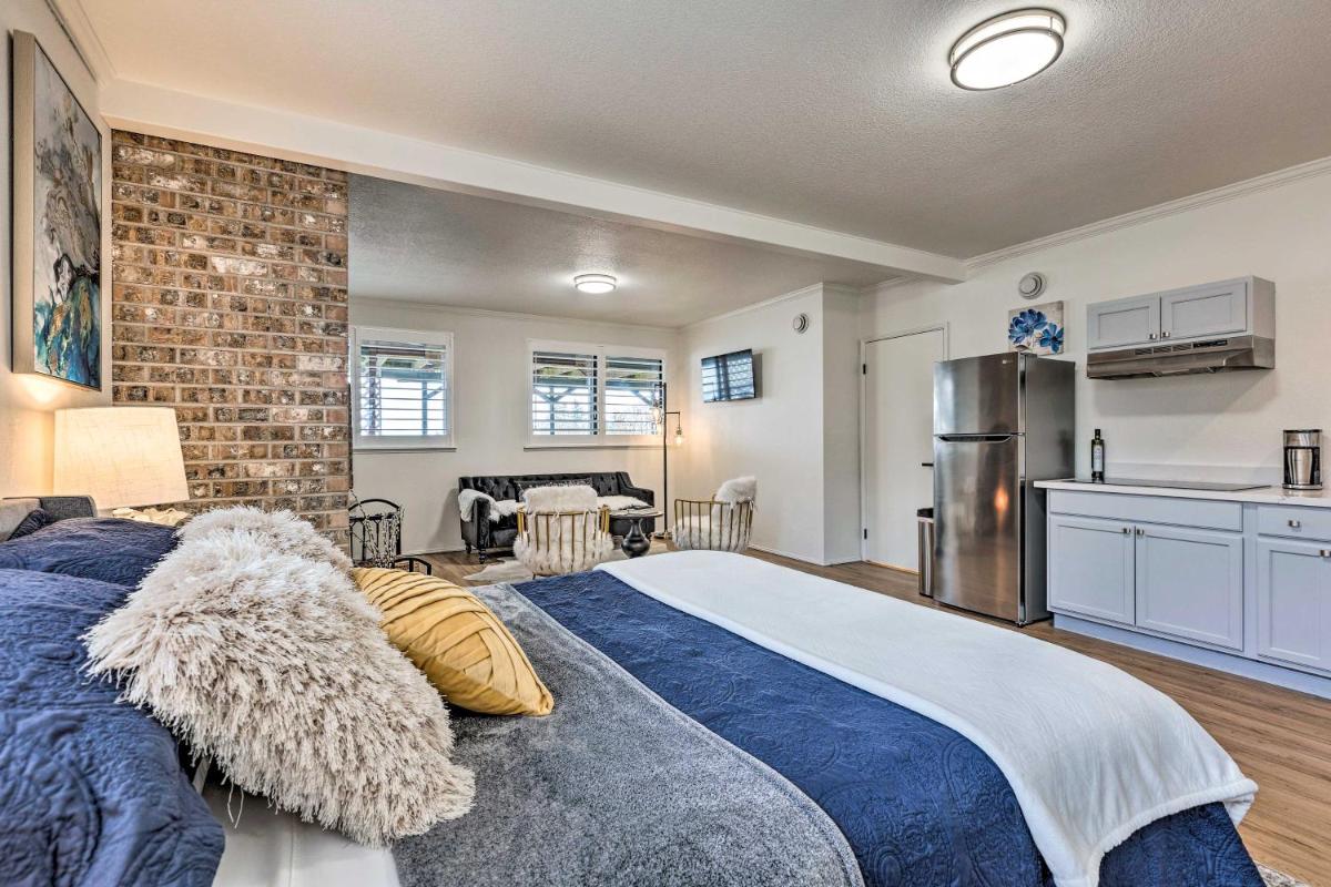 19 Mi to Seattle Port Orchard Studio with Views - Housity