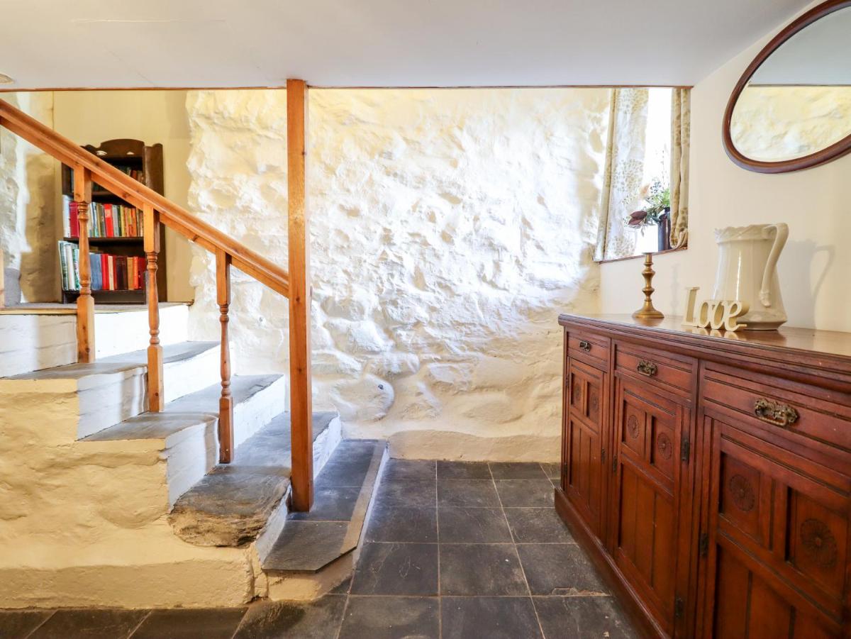 Hen Argoed Cottage - Housity