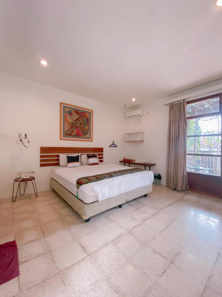 Augustina Home - Housity