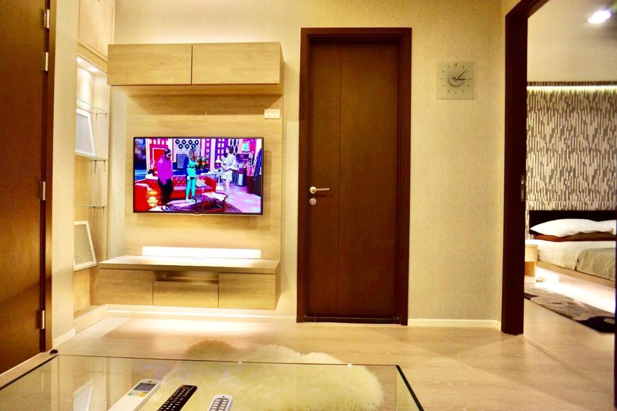 Luxury Apartment near Downtown (Pick-up Service) - Housity