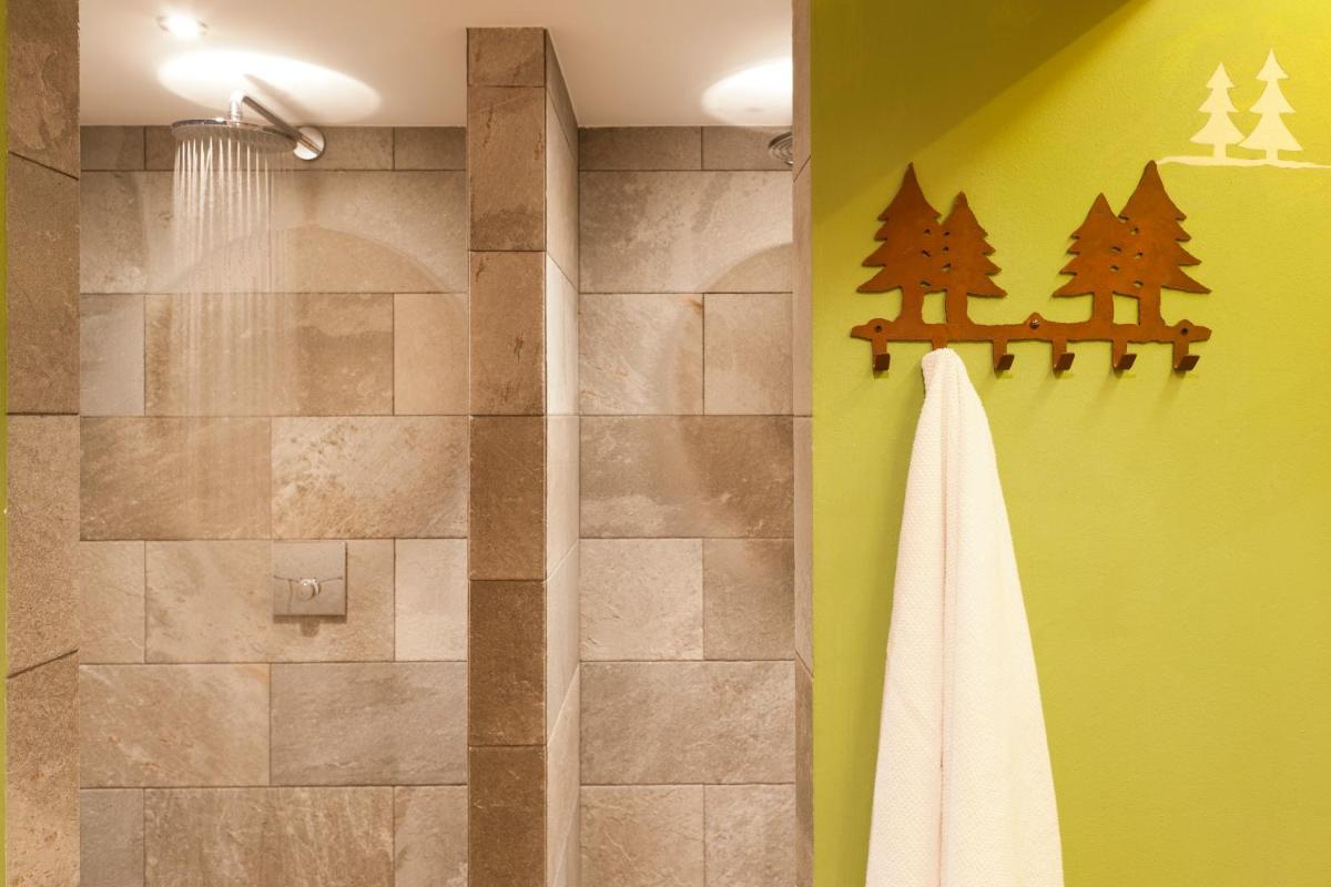 Hotel Falken - Housity