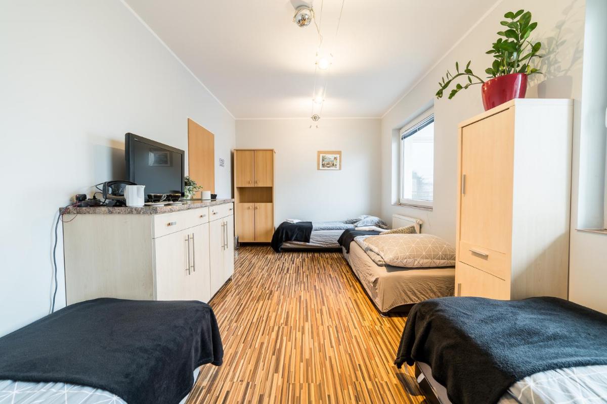 Pokoje nad pizzeri? - Housity