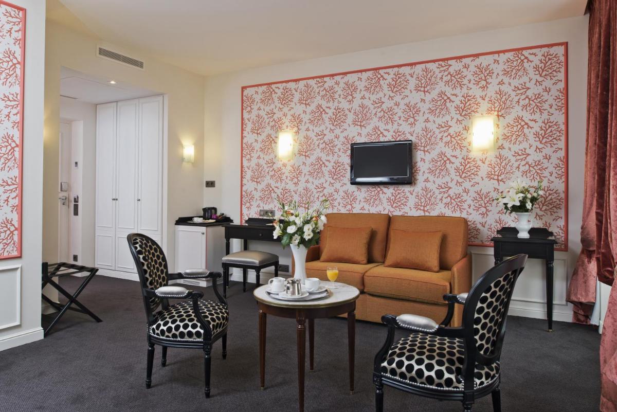 Coin salon dans l'établissement Hôtel Saint-Pétersbourg Opéra & Spa