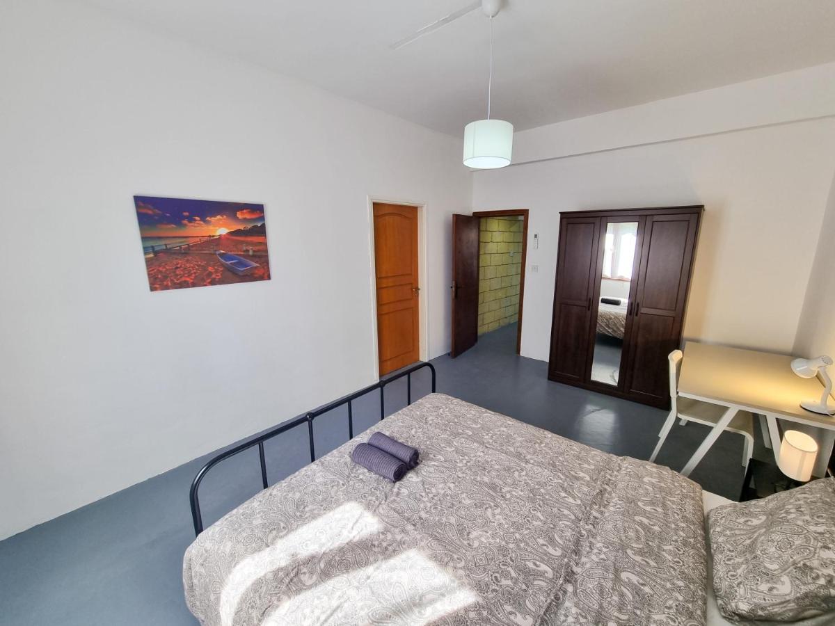 Mountains Retreat Rooms & Suites - Housity