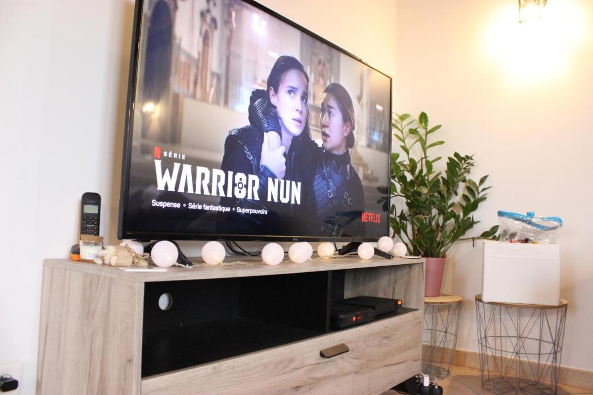Chez Julie, appartement avec superbe vue au cœur d’un village provençal - Housity
