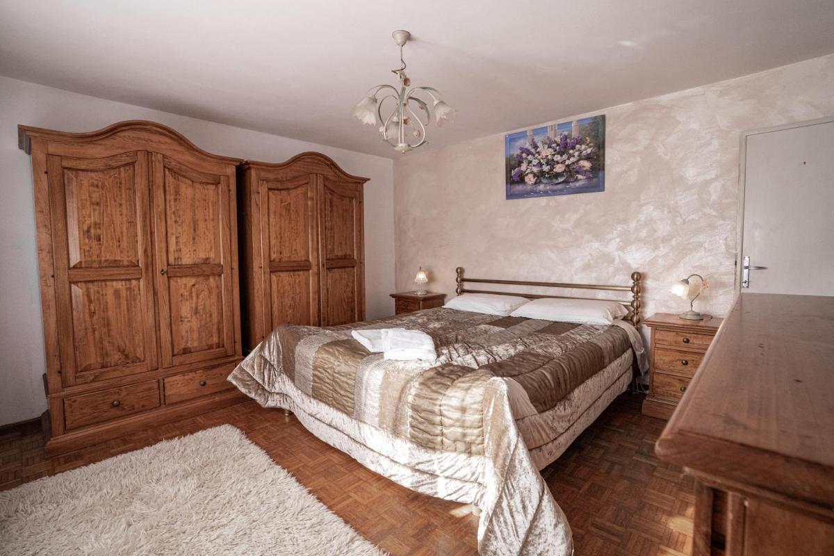 Dama del Lago - Housity