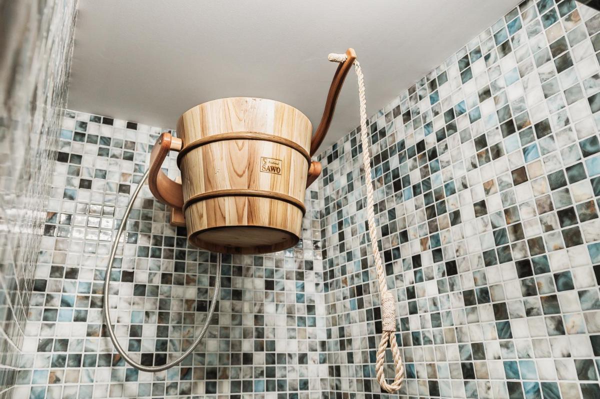 Un baño de Nacavi Albir Aparthotel