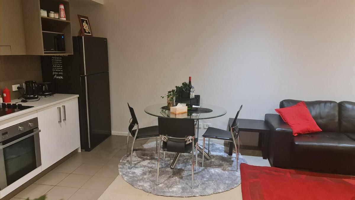 Qure Restaurant and Apartments Canberra Bruce - Housity