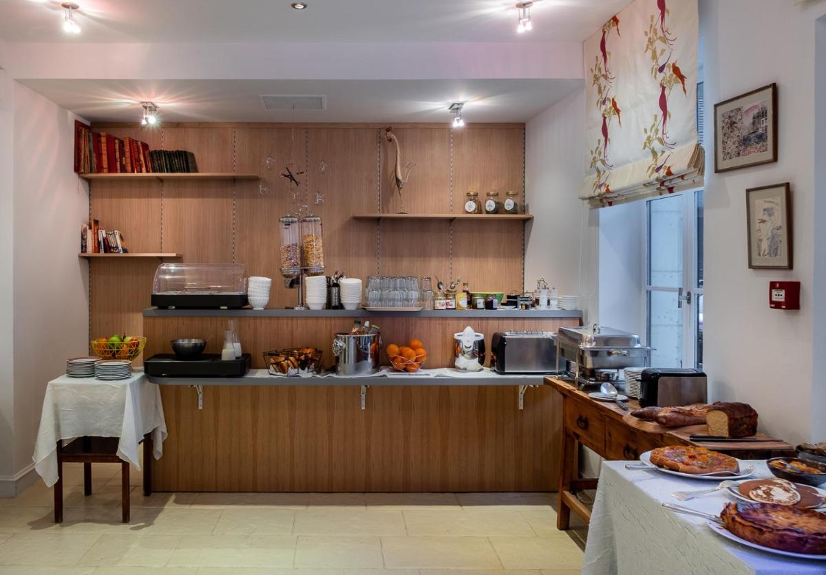 Nourriture dans l'hôtel ou à proximité