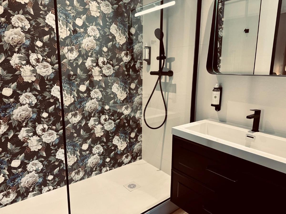 Salle de bains dans l'établissement Domaine de Suzel