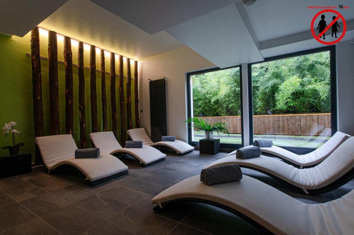 Coin salon dans l'établissement Europe Haguenau – Hotel & Spa