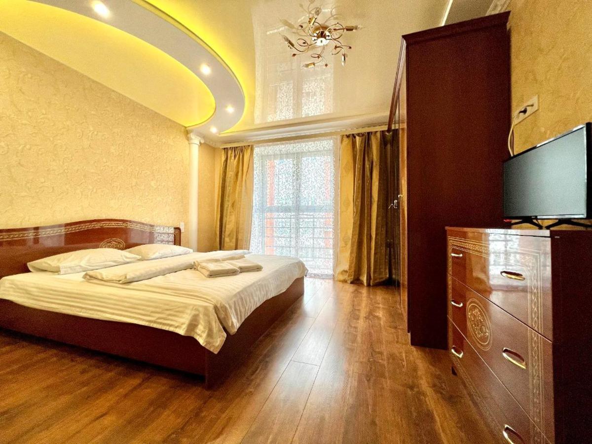 ApartPoltava ДВОКІМНАТНІ апартаменти, до 6 спальних місць, кутова ванна, КОРПУСНИЙ ПАРК, документи для відрядження - Housity