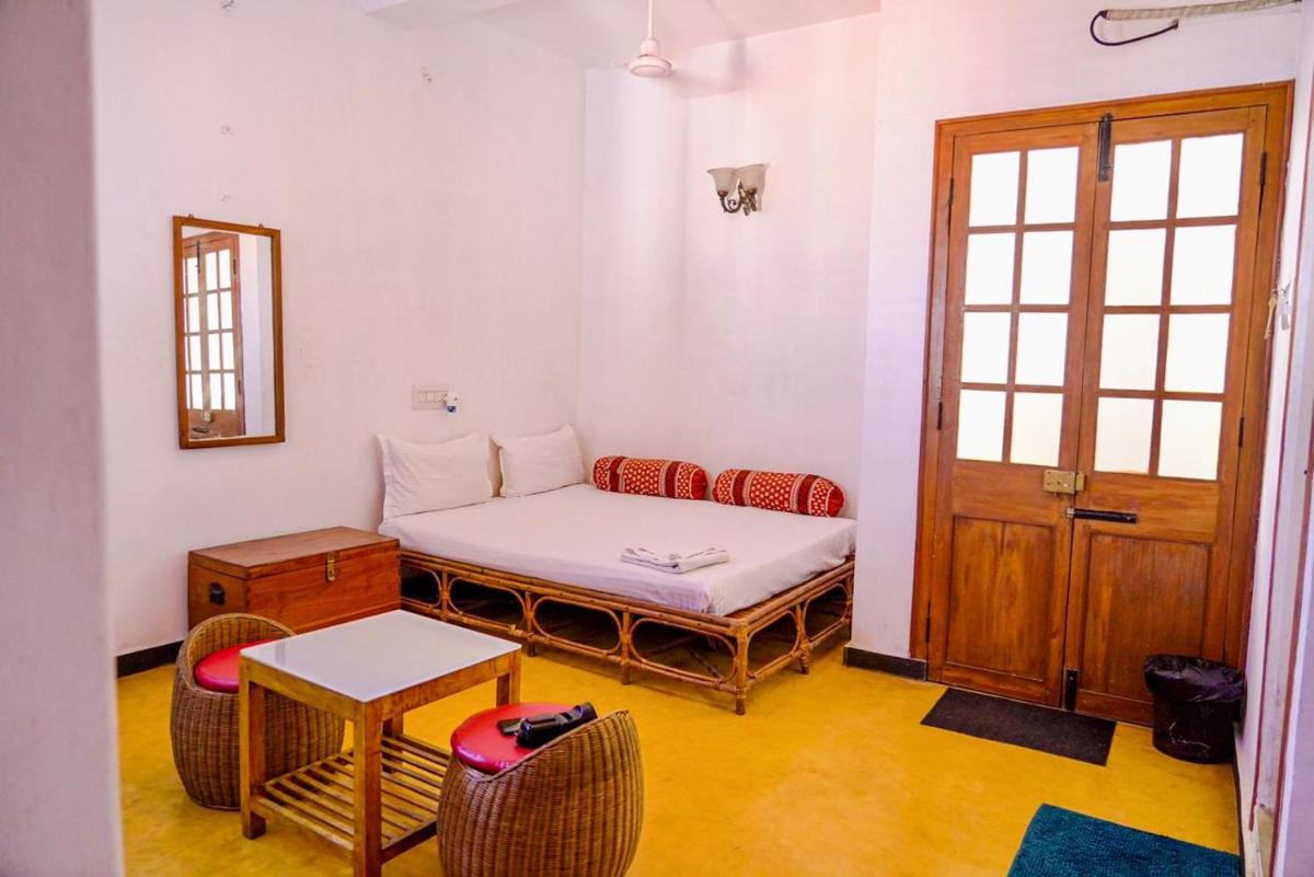 French Rivera Guest House - Housity