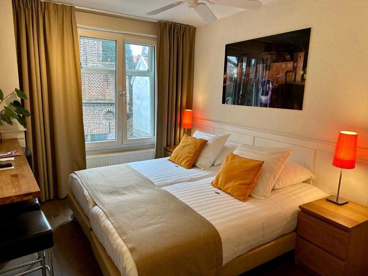 Long John's Pub & Hotel - Housity